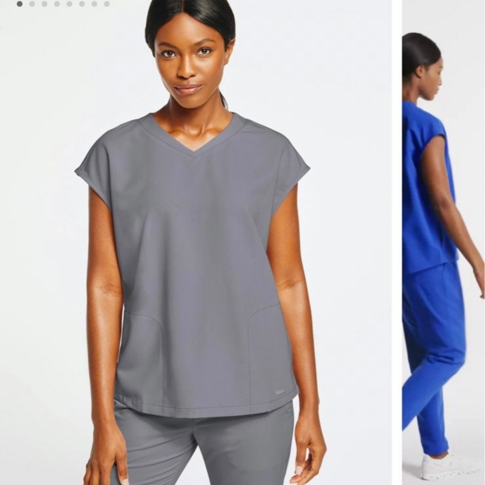 Jaanuu scrub top